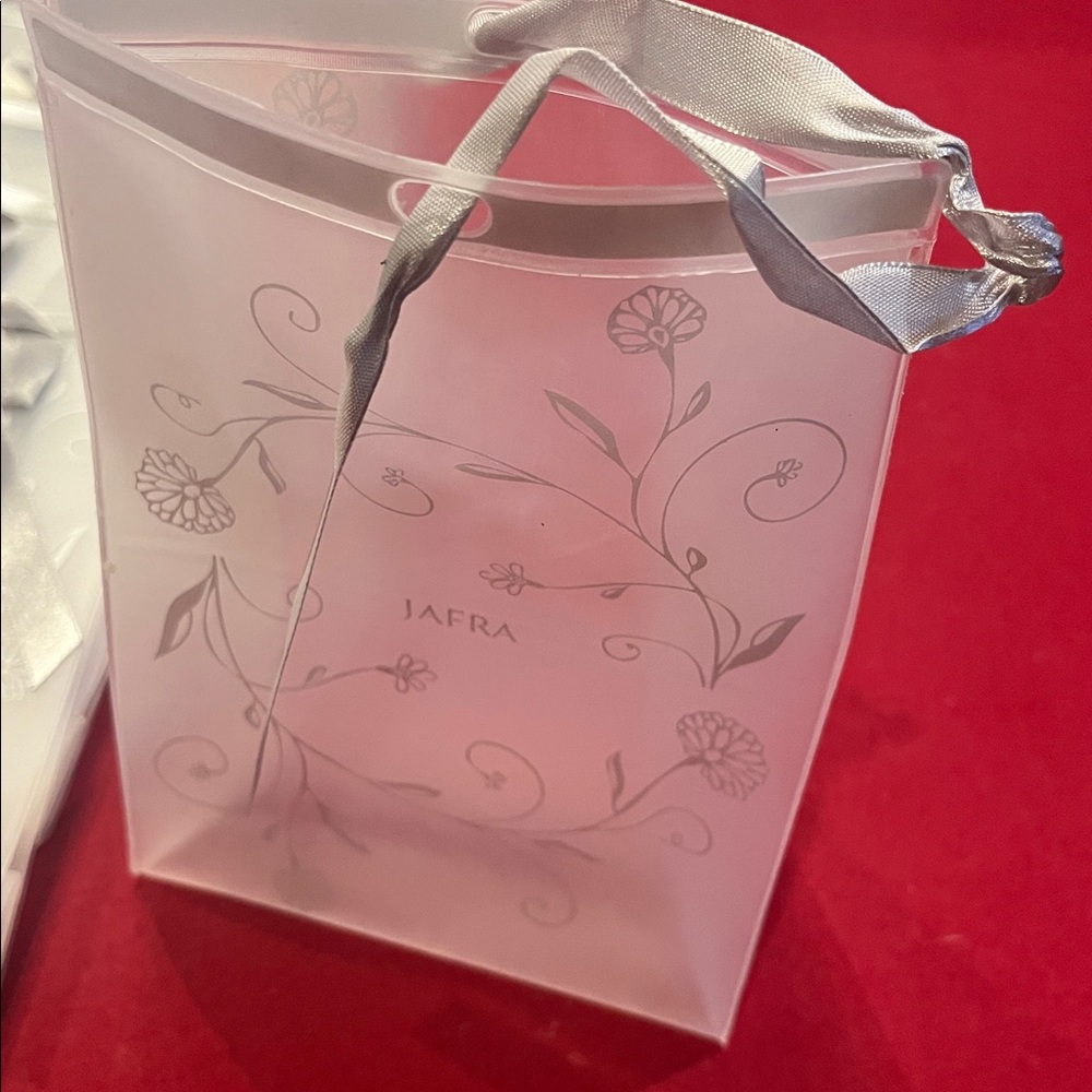 Jafra Gift Bags Set of 20 - Picture 3 of 8